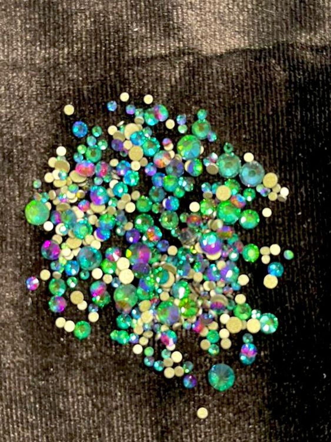 Стеклянные стразы  (размер микс) 1140шт, цвет хамелеон розово-зеленые