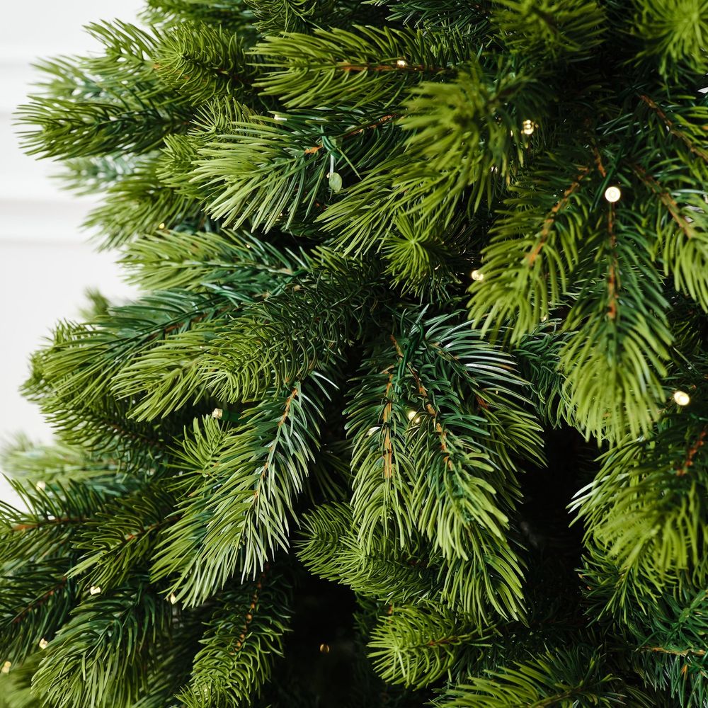 Елка с гирляндой встроенной «La Manche» (Литая хвоя) 240 см / 2,4 м
