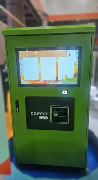 Уличный вендинговый автомат для приготовления напитков