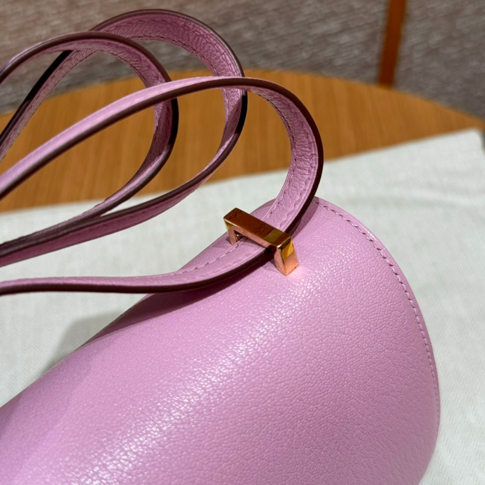 Hermes Constance 18