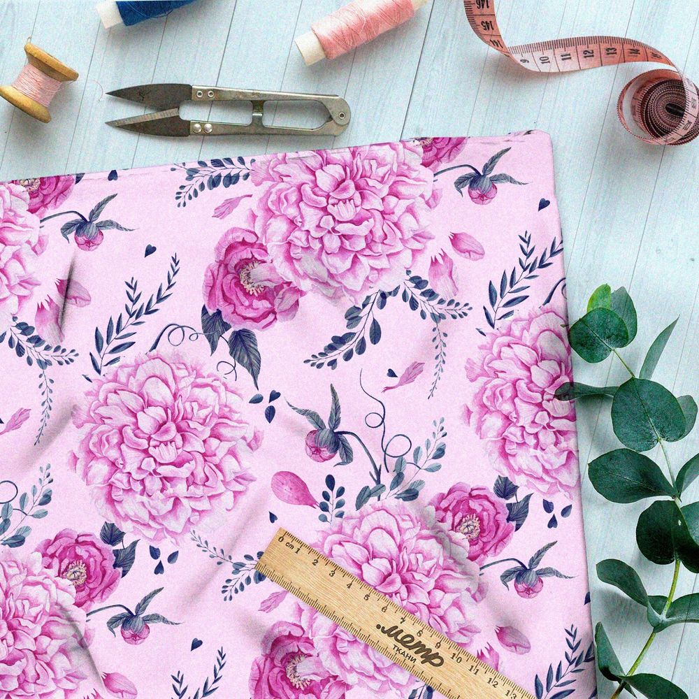 Ткань сатин крупные нежные георгины на розовом фоне