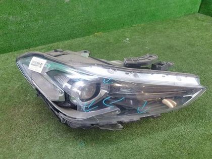 Битая Фара правая Genesis G70 (2017-2021) LED