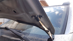 Амортизатор (упор) капота на Nissan X-Trail 01-04(с 2001 по 2007 г.в.)Autoinnovation