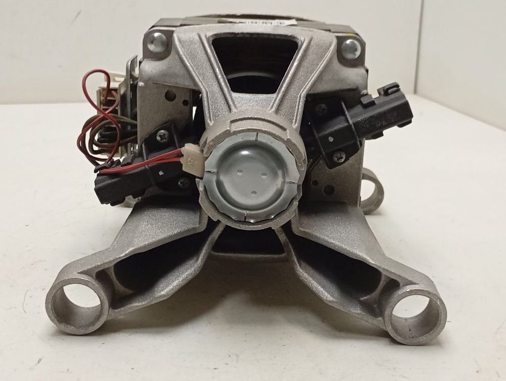 WISL103 кт63 Двигатель для стиральной машины Indesit 160016209.00 б/у