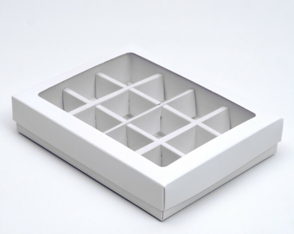 Коробка МИНИ для 12 конфет с окном БЕЛАЯ 11.5×8.7×2.5 см