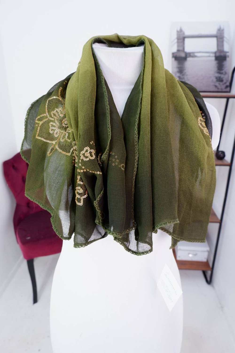 Шарф с пайетками