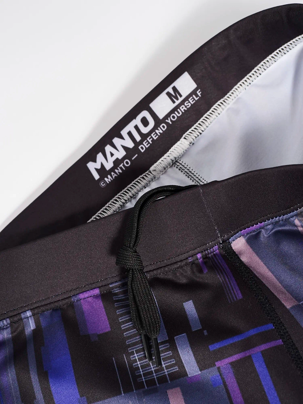 Компрессионные шорты MANTO ENDURE
