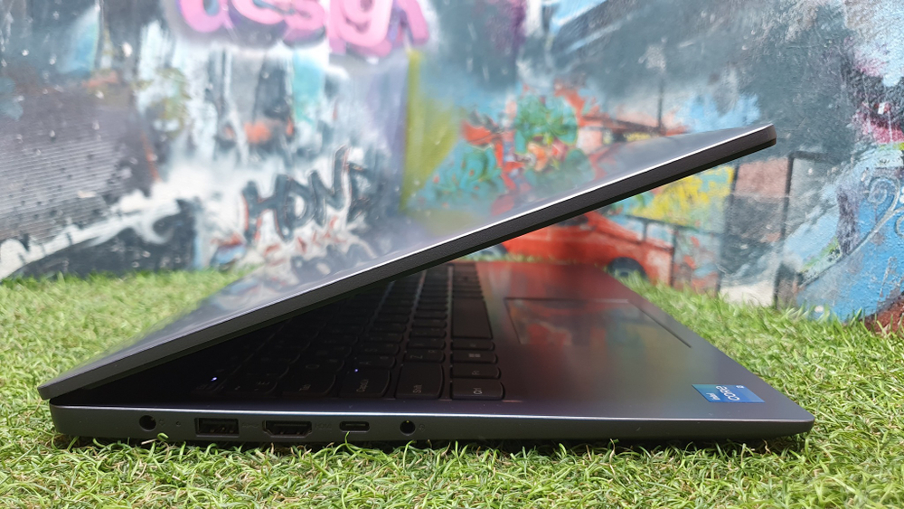 Ноутбук Lenovo i3-13/8Gb/FHD/IdeaPad Slim 3 15IRU8 82x700dbue/Windows 11