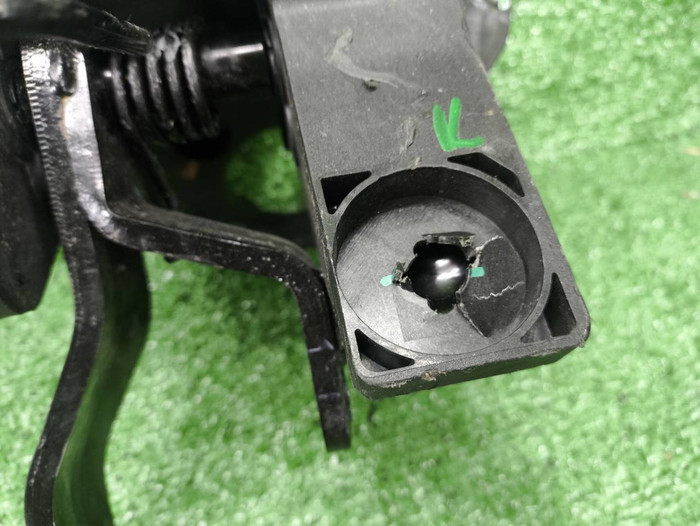 Педаль тормоза Chery Arrizo 8 (2022-н.в.)