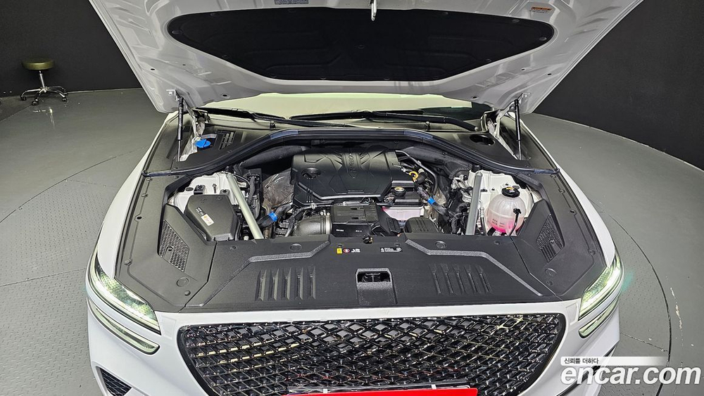 Genesis GV70 2.5T Бензин 2WD (10.2022)