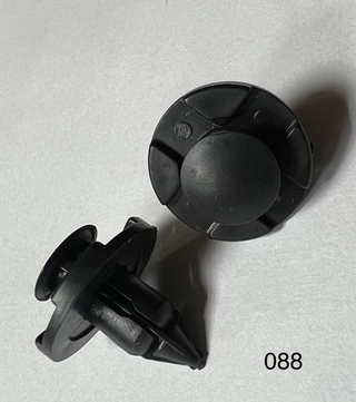 Клипса иномарка  d- 8 (защелка)  (20шт/уп)  Код- АS 088 средняя