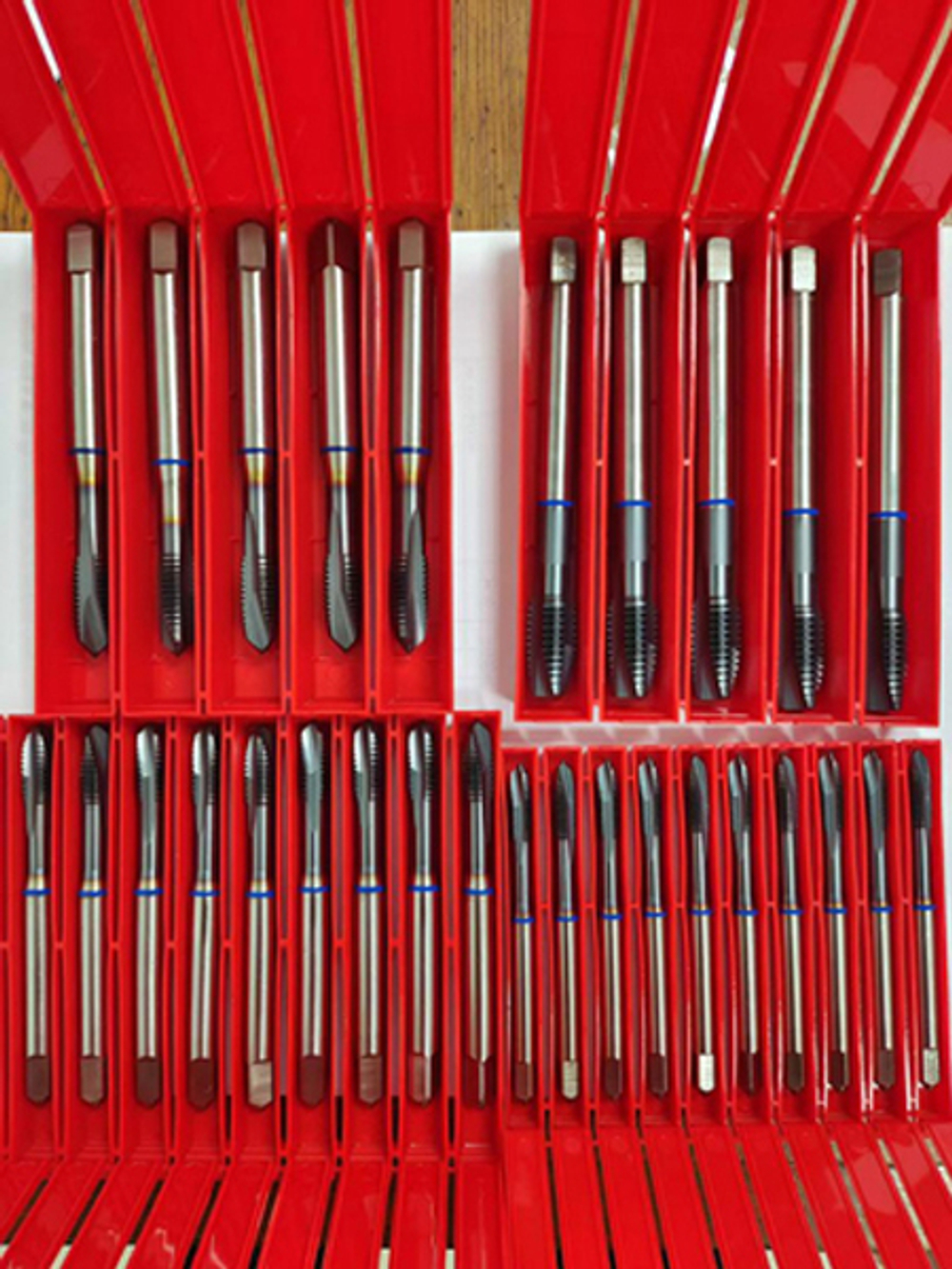 Метчик М2,5 DIN371-B 6H HSSE TiALN Red box ADK143-025