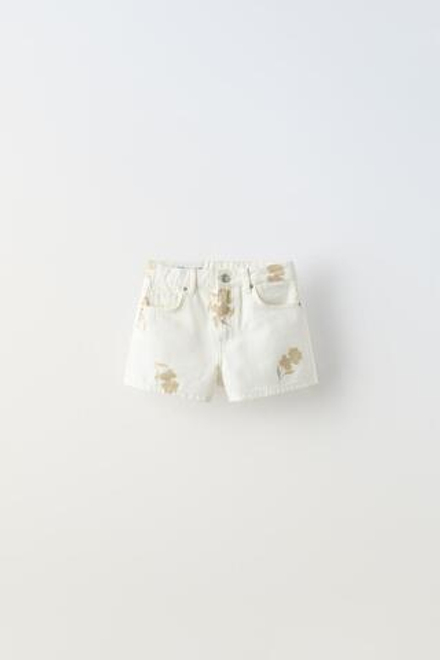 ZARA ДЖИНСОВЫЕ ШОРТЫ С ЦВЕТОЧНЫМ ПРИНТОМ, БЕЛЫЙ