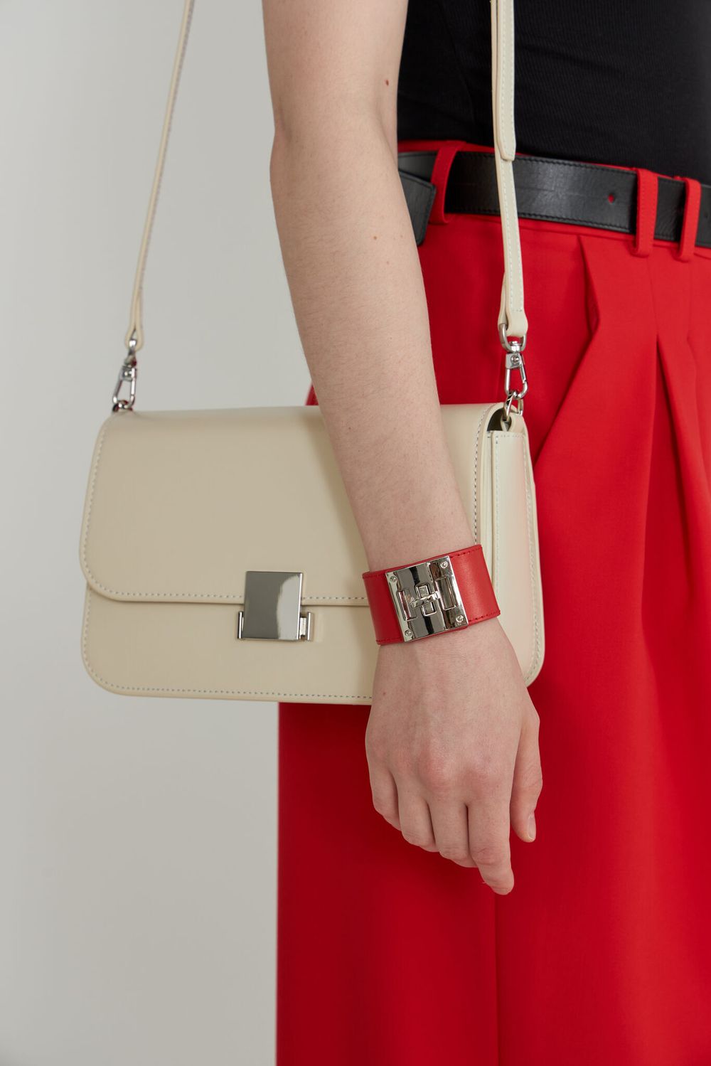 MISTRESS БРАСЛЕТ 14 RED