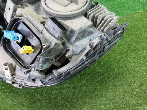 Фара правая Mercedes GLS X166 (2015-2019) LED (В пленке)