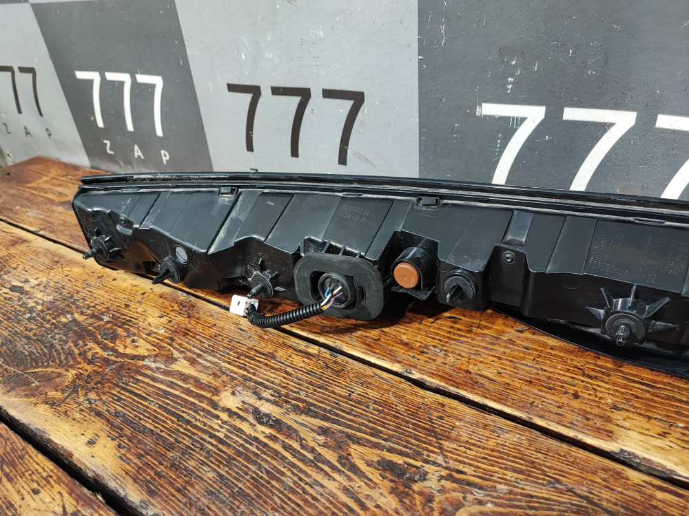 Фонарь зaдний центральный Jaecoo J7 23-нв Б/У Оригинал 605001226AA