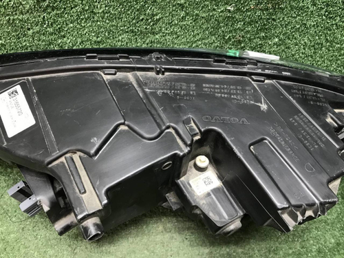 Фара правая Volvo XC90 2 (2014-2019) LED