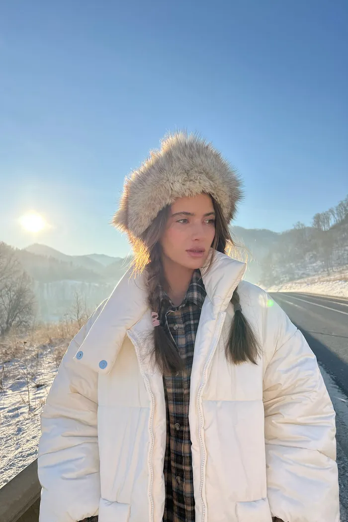 Длинная куртка с рукавами клеш цвета зефир