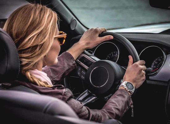 Спортивные смарт часы Garmin Fenix 5S - в белом корпусе с белым ремешком 010-01685-00