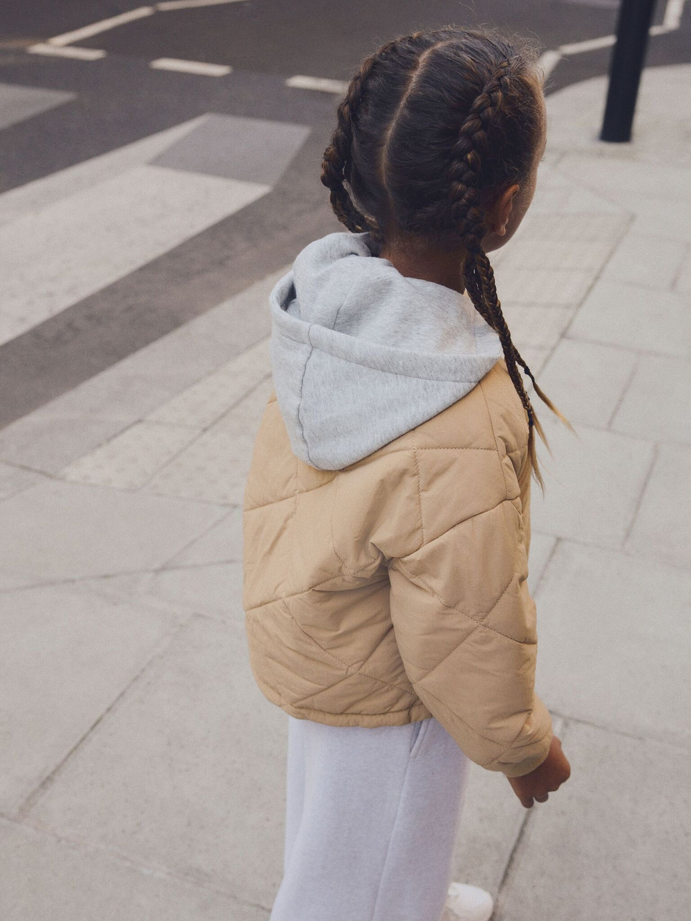 Бомбер с капюшоном для девочки Next E25-223, Бежевый, Серый