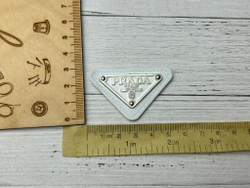 Нашивка КОЖА/МЕТАЛЛ prad БЕЛЫЙ