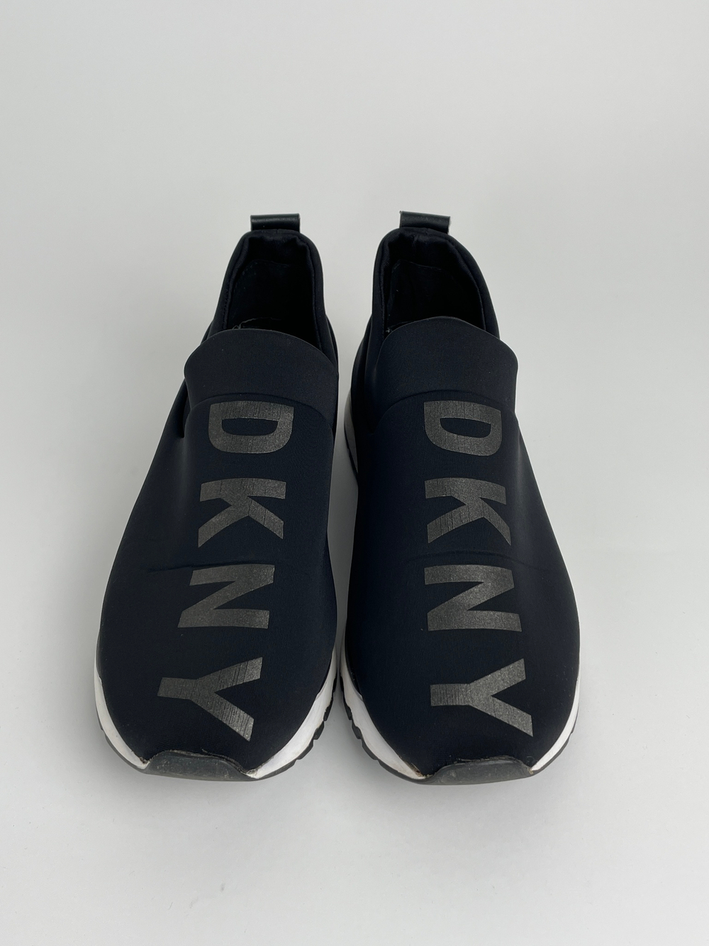 Кроссовки DKNY