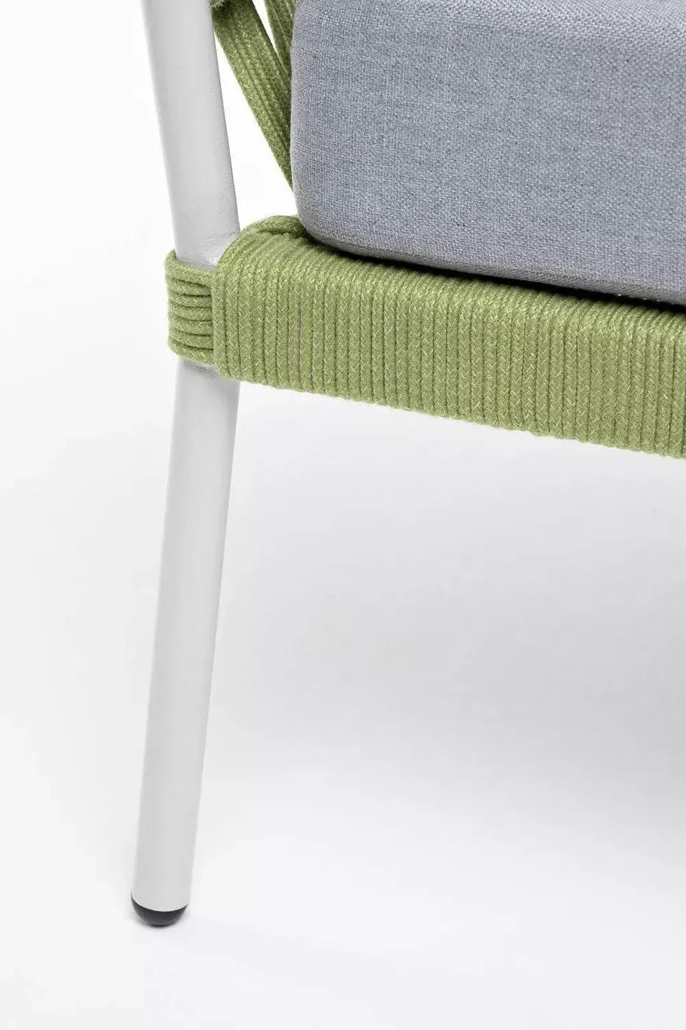 "Диего" кресло плетеное из роупа, каркас алюминий светло-серый (RAL7035) муар, роуп салатовый меланж круглый, ткань светло-серая