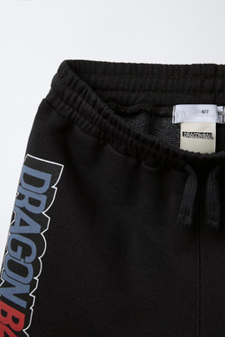 ZARA ШОРТЫ - БЕРМУДЫ С ПРИНТОМ DRAGON BALL ©, ТЕМНЫЙ АНТРАЦИТ