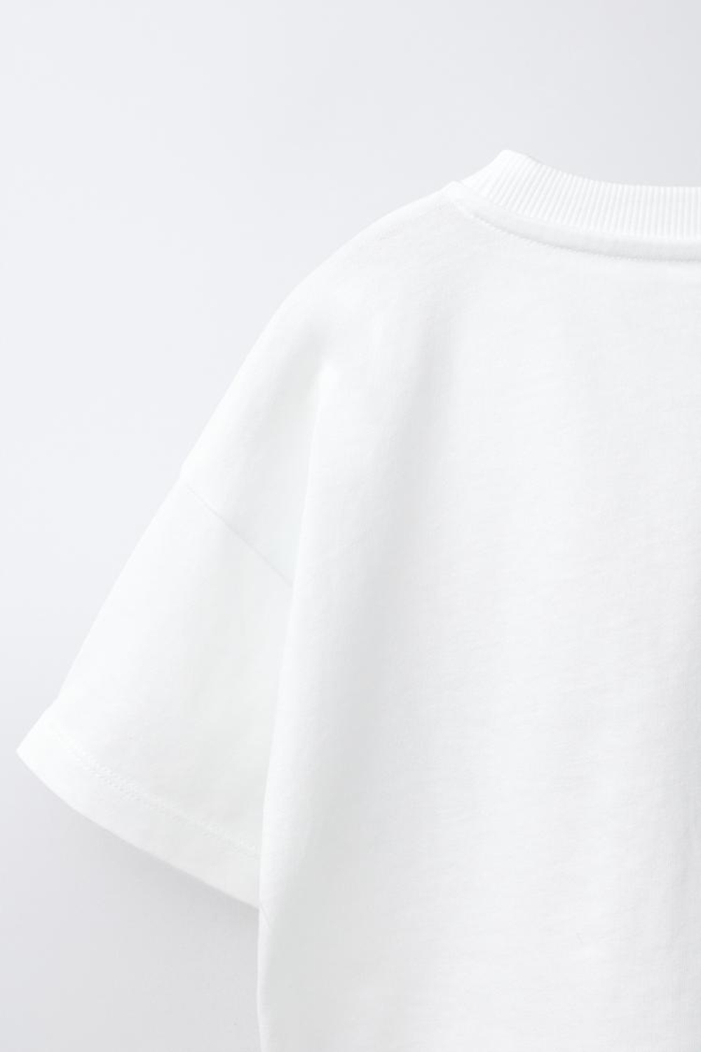 ZARA ФУТБОЛКА С НАДПИСЬЮ «ГОРОД», БЕЛЫЙ