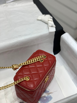 Chane1 Vanity with Chain 17 cm