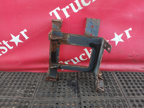 Кронштейн корпуса подножек левый 2018г