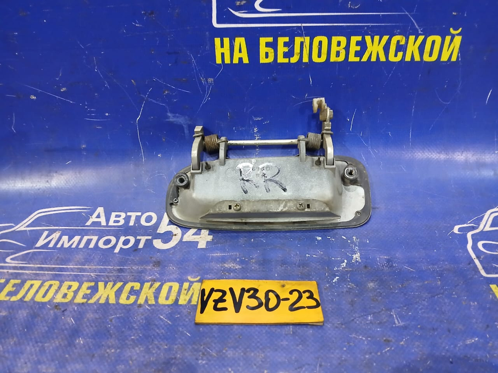 Ручка двери задней правой внешняя TOYOTA CAMRY PROMINENT 1991