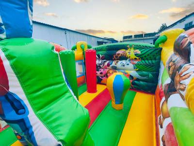 Коммерческий надувной батут «Сафари-экскурсия 3»,  4x3.5x2,5 м