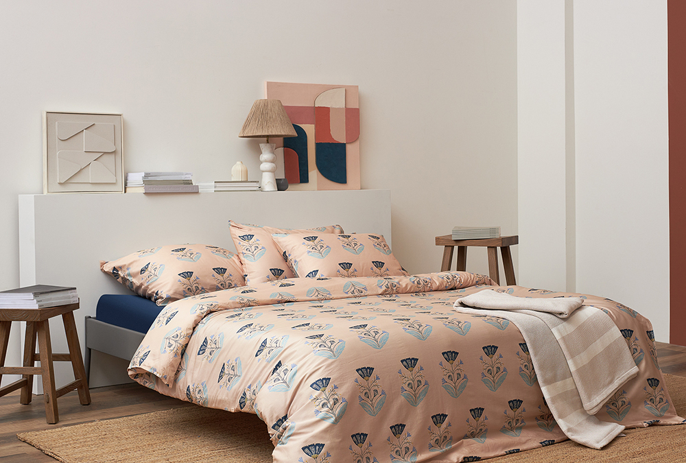 Комплект постельного белья "Летний цветок" из премиального сатина из коллекции russian north, 150х200 см