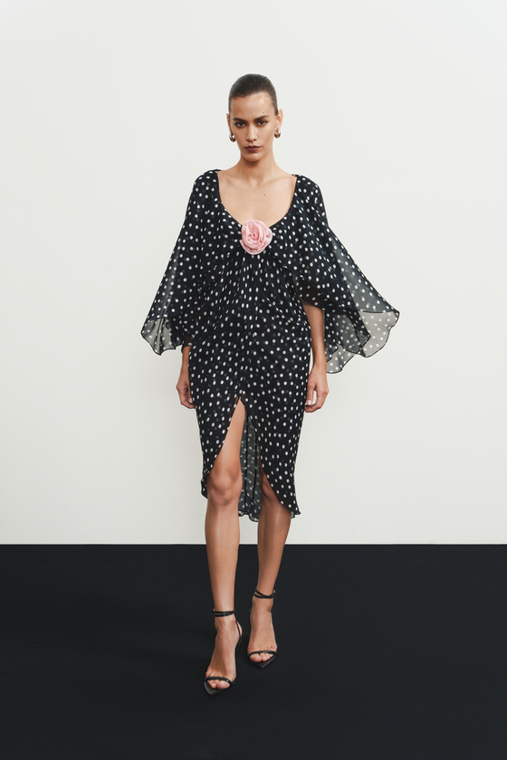 Платье миди из шифона с цветком