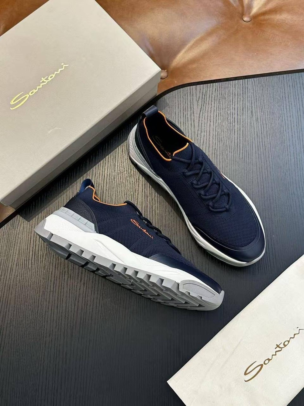 Кроссовки Santoni