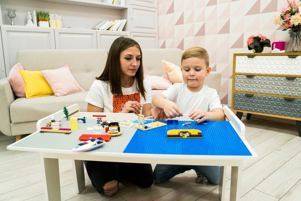 Лего-стол Дуэт 3 с выдвижной двусторонней крышкой, на телескопических опорах, МДФ