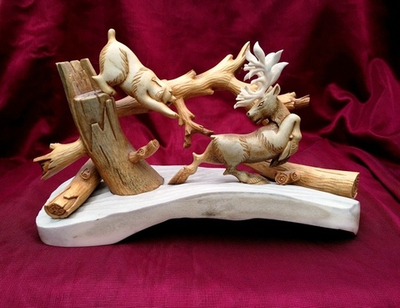 "Рысь на охоте", скульптурная композиция, из кости