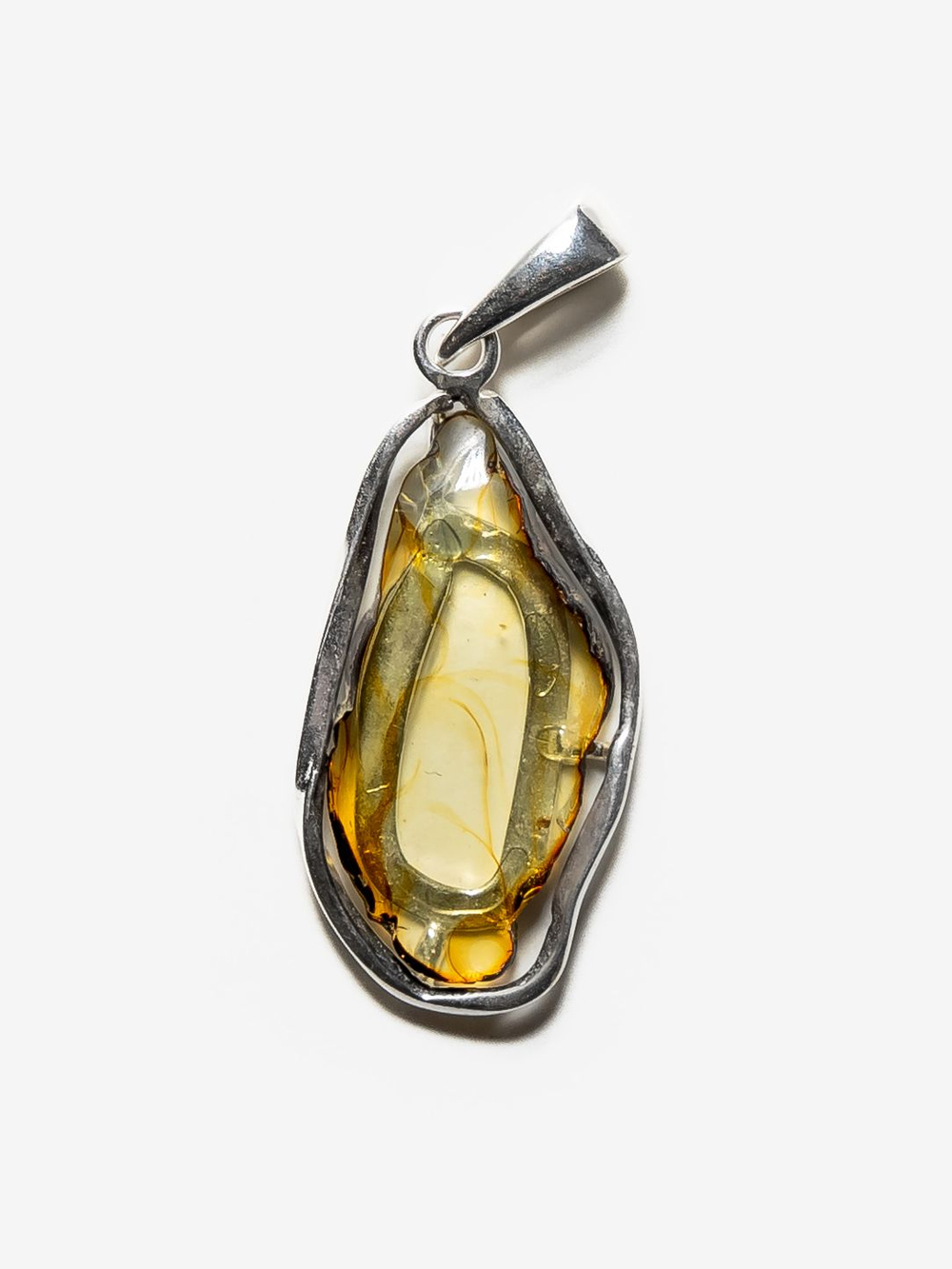 Уникальный серебряный кулон с цельным янтарем, серебро 925 пробы