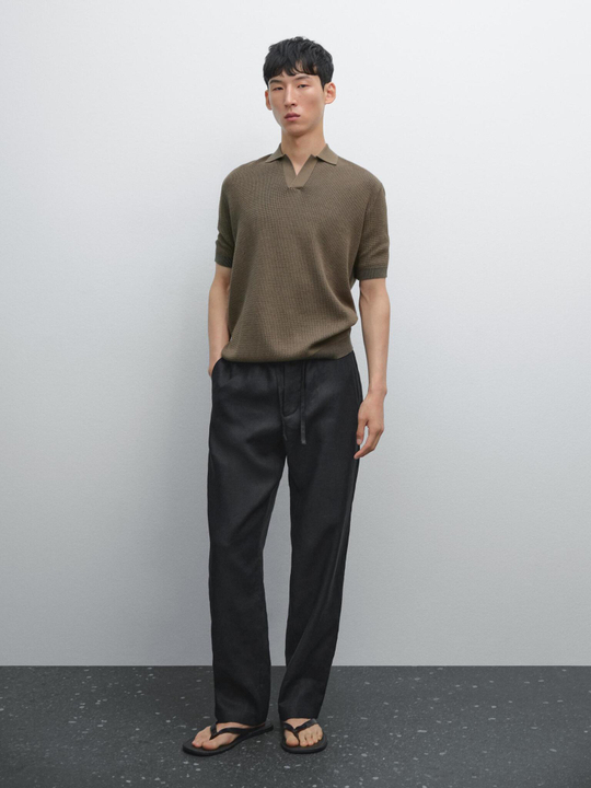 Massimo Dutti Трикотажное поло с V-образным вырезом и рельефным узором, бежевый