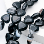 Агат тонированный черный бусины, сердце, размер около 12 мм, цена за 8 шт (1/4 нити)