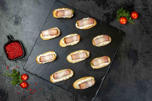 Брускетта спаржа с беконом, 10 шт.