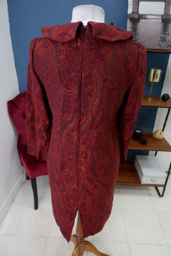 Платье с красивым принтом 46 размер