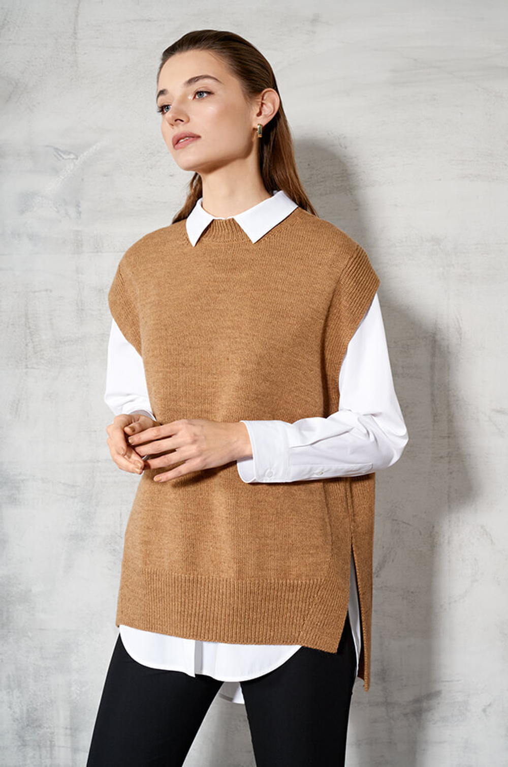 22483 Жилет женский (кэмел)