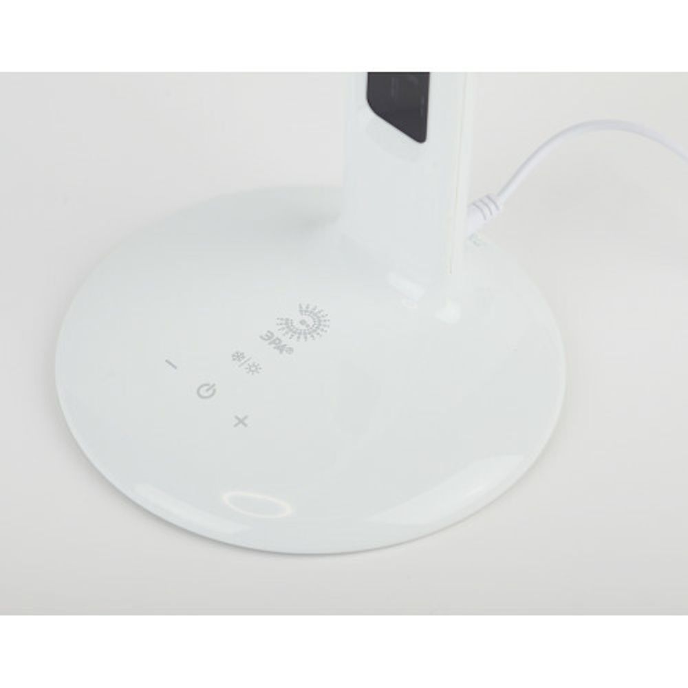 Настольный светильник ЭРА NLED-476-10W-W светодиодный белый