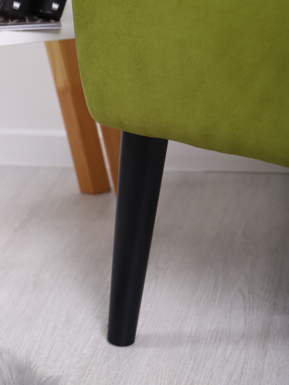 Кресло "Donatello" антивандальный велюр эпл/венге