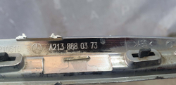 Молдинг решетки радиатора Mercedes E (W213) 16-20 Б/У Оригинал A2138880373