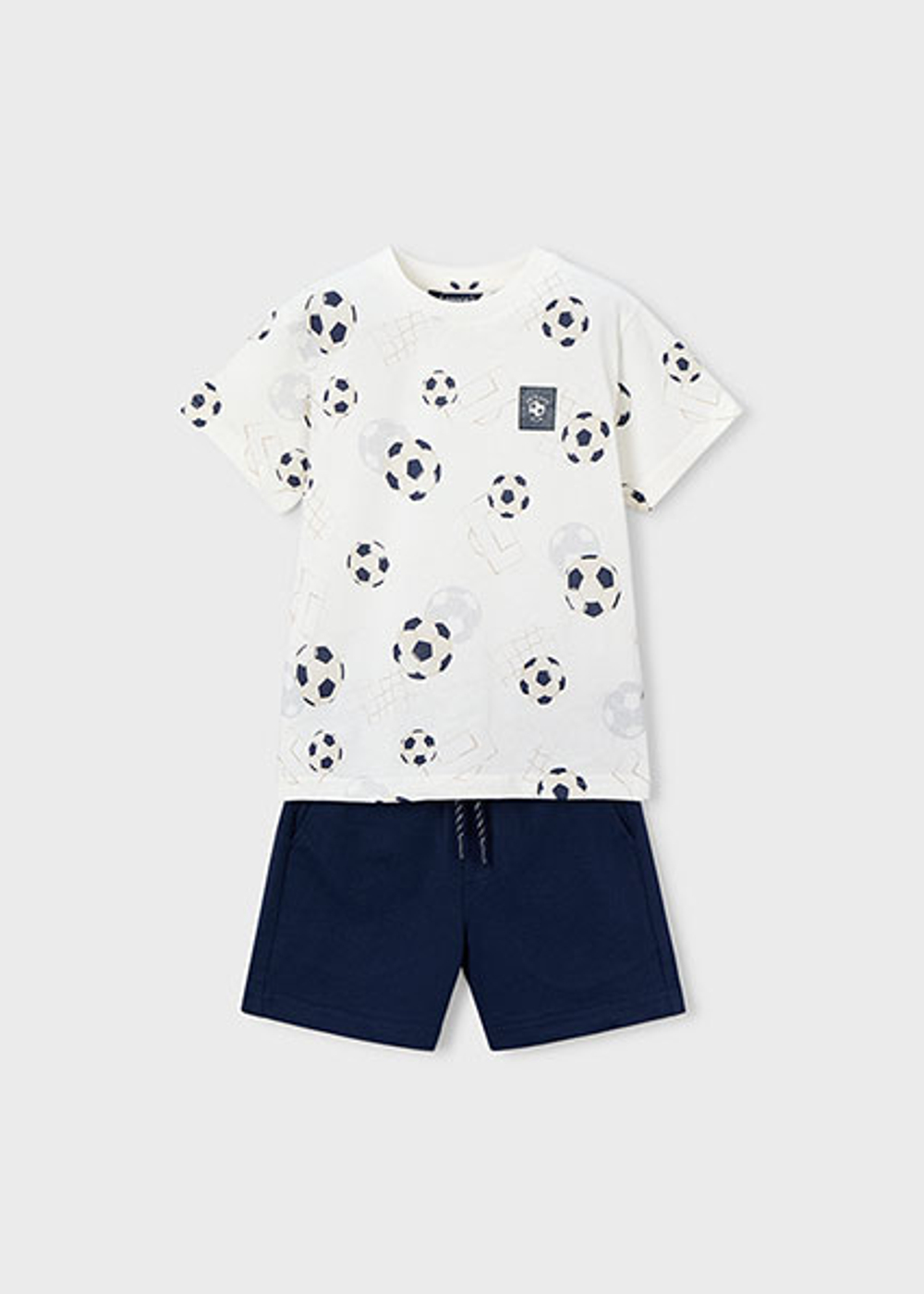 Костюм : футболка + шорты