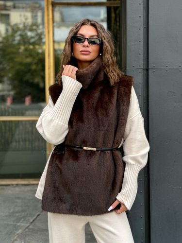 Бежевый трикотажный костюм с широкими резинками