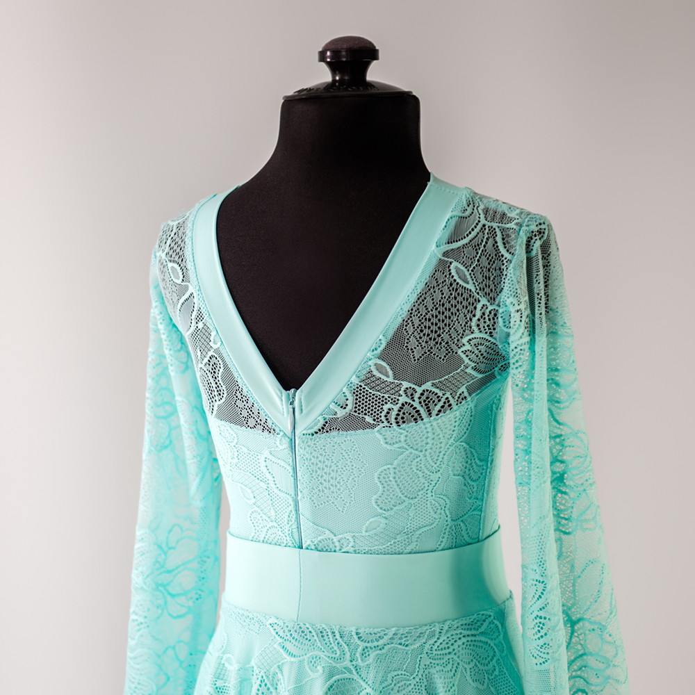 боди с гипюром